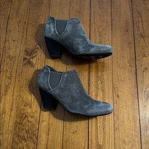 Vaneli Jilli Suede Heeled Bootie - Gray